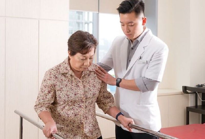 Chia sẻ bài tập vật lý trị liệu cho người tai biến hiệu quả