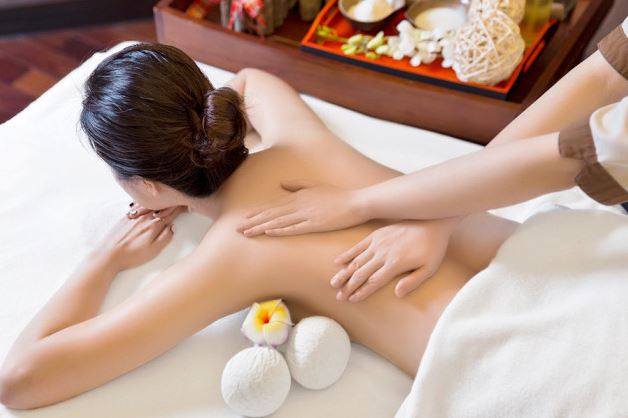 Hé lộ cách massage lưng cho người thoát vị đĩa đệm hiệu quả, xem ngay!