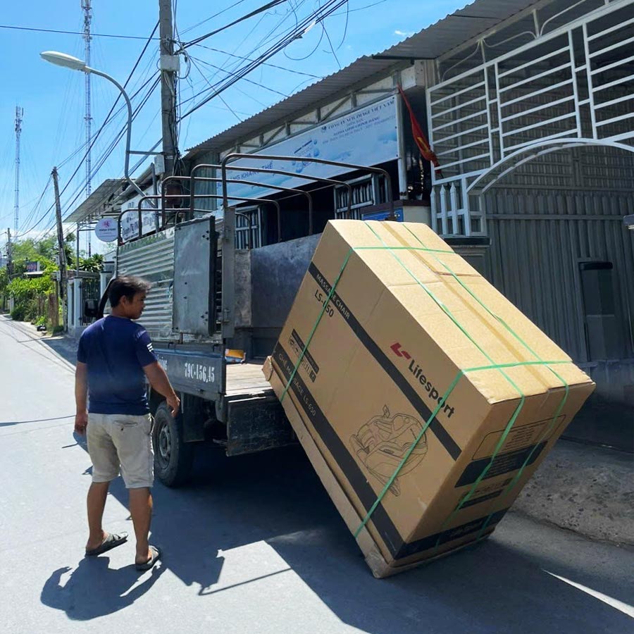 Giao Ghế Massage LS-650 Cho Chú Đạo Ở Khánh Hòa