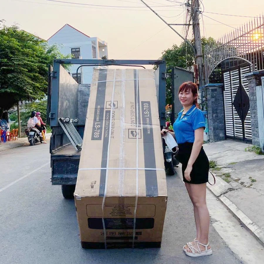 Cô Hân Tại Bắc Ninh Được Con Gái Tặng Ghế Massage LS-789
