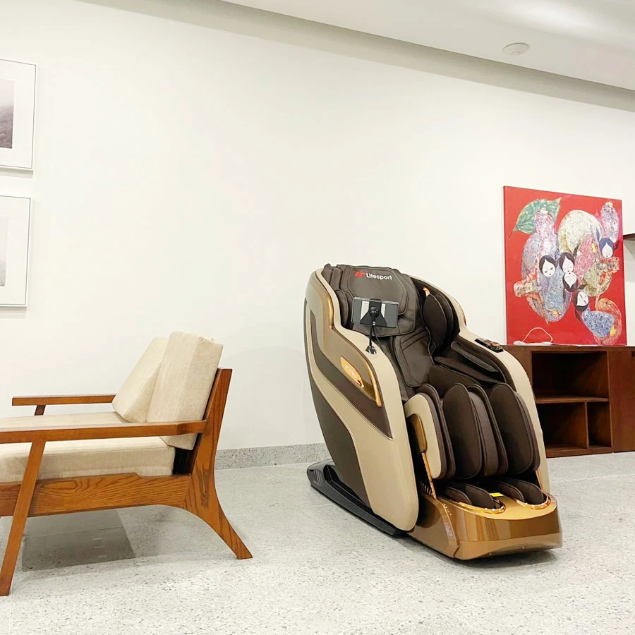 Giao ghế massage LS-650 cho anh Khang ở Khánh Hòa