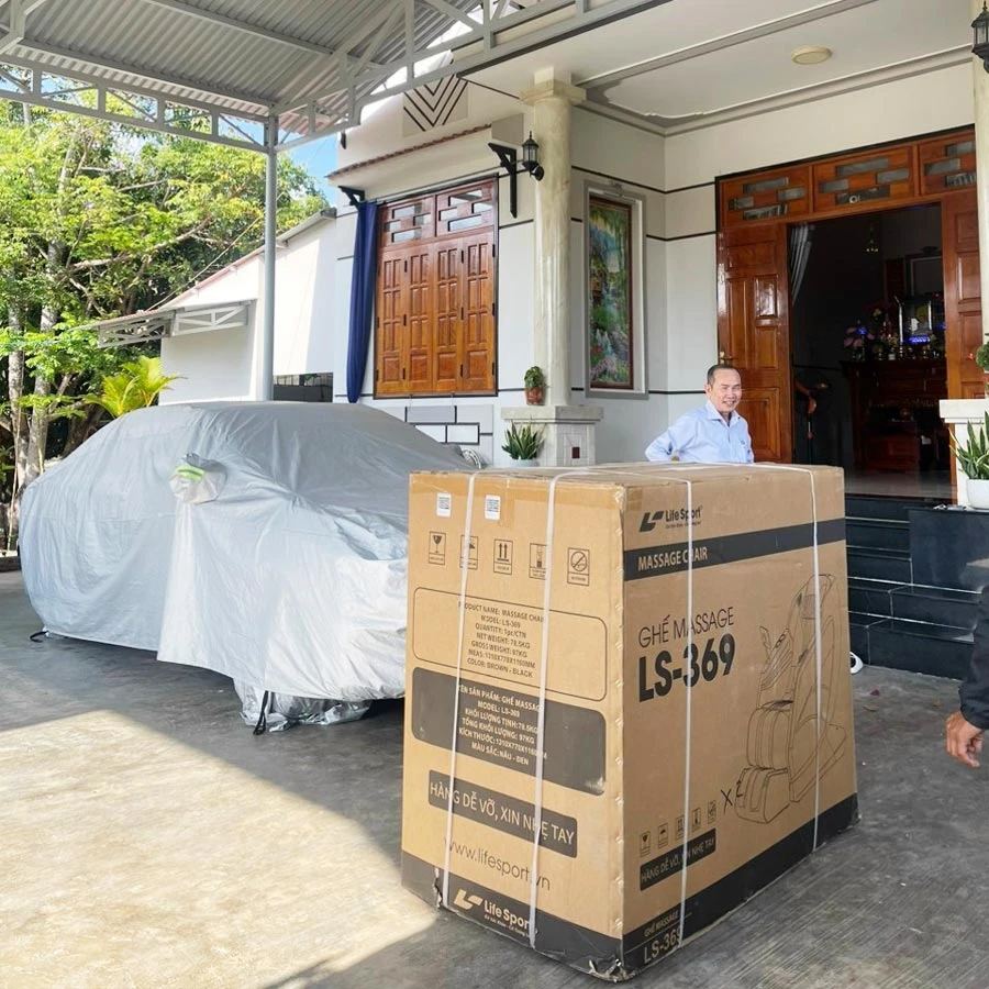 Chú Linh ở Khánh Hòa chọn ghế massage LS-369 đồng hành và chăm sóc sức khỏe 