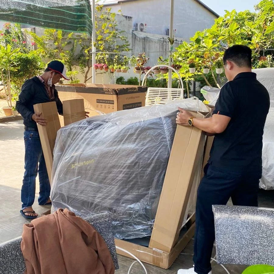 Giao Ghế Massage Lifesport LS-369 Cho Chú Thái Tại Đồng Nai