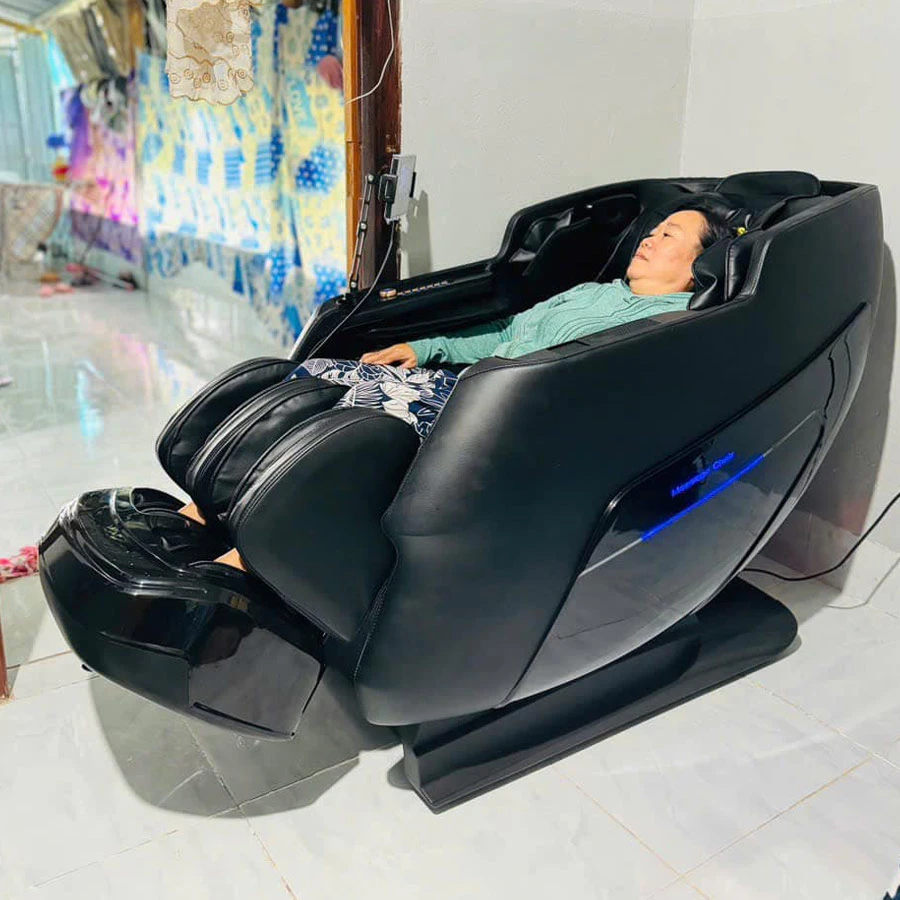 Cô Châu Ở Khánh Hòa Chọn Mua Ghế Massage Lifesport LS-825